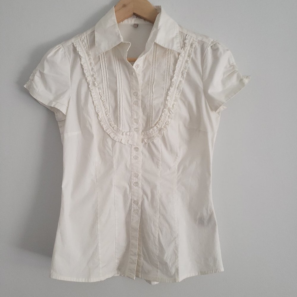 WOMENS WHITE BUTTON UP TOP